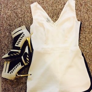 ⚪️⚪️Natural jumper from BEBE⚪️⚪️🔺🔻